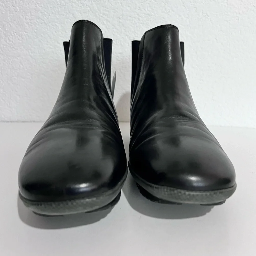 ASGI black leather